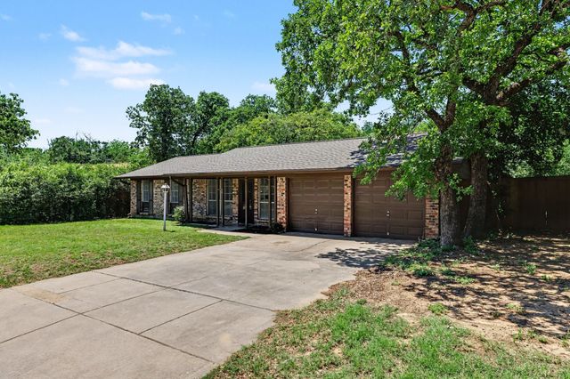 60 Somerset Terrace, Bedford, TX 76022