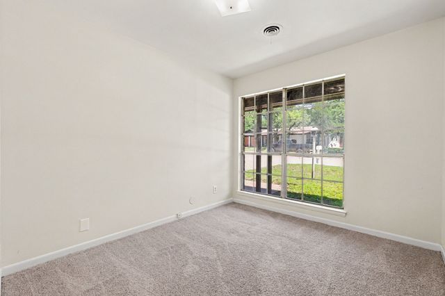 60 Somerset Terrace, Bedford, TX 76022