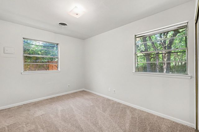 60 Somerset Terrace, Bedford, TX 76022