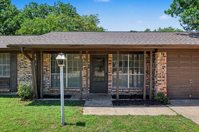 60 Somerset Terrace, Bedford, TX 76022