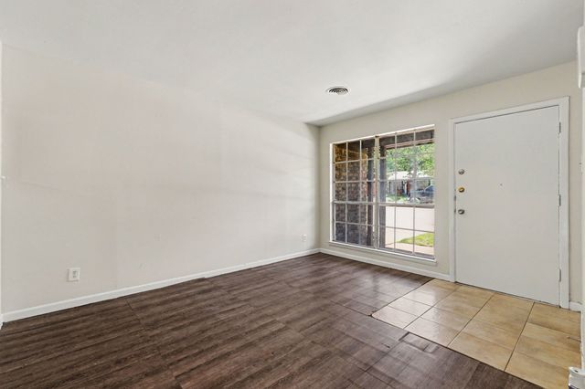 60 Somerset Terrace, Bedford, TX 76022