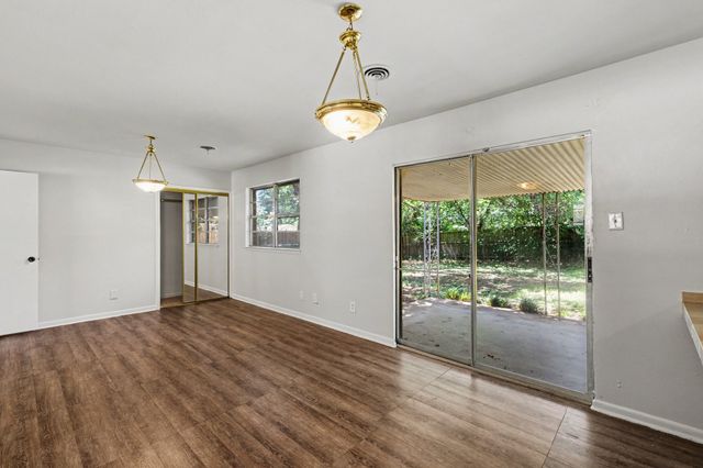 60 Somerset Terrace, Bedford, TX 76022