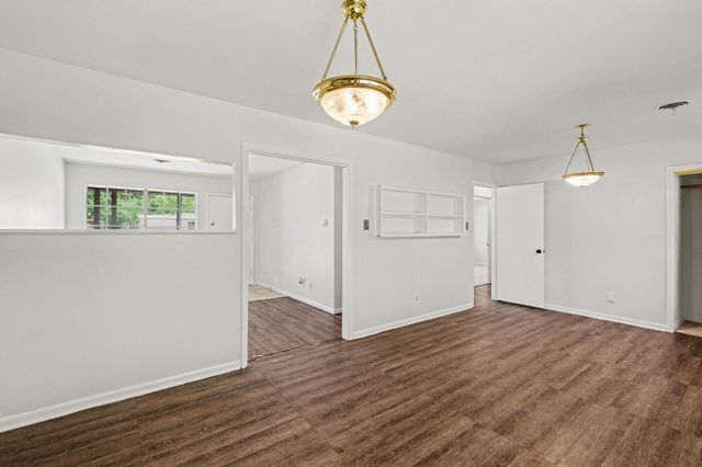 60 Somerset Terrace, Bedford, TX 76022