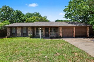60 Somerset Terrace, Bedford, TX 76022