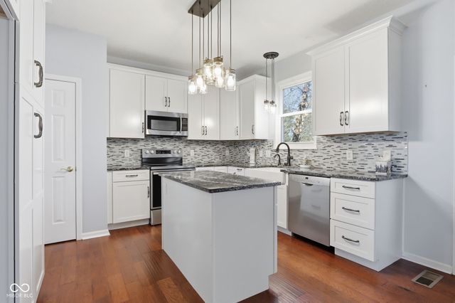 5250 Ivy Hill Drive, Carmel, IN 46033