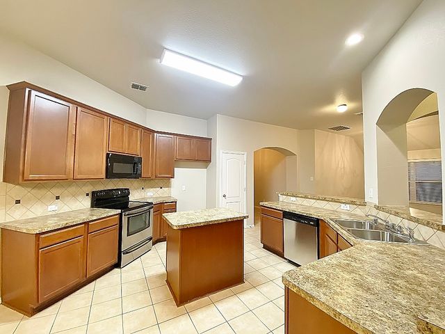 2400 Miranda Place, Denton, TX 76210