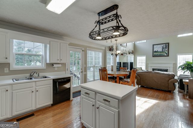 1950 E Bay Street, Hoschton, GA 30548
