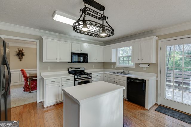 1950 E Bay Street, Hoschton, GA 30548