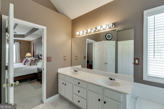 1950 E Bay Street, Hoschton, GA 30548