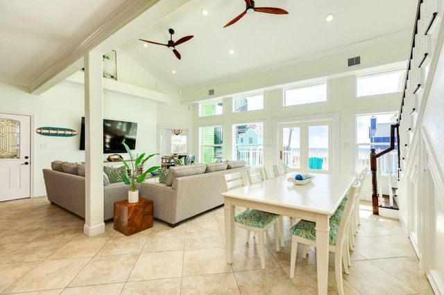 18314 E De Vaca, Galveston, TX 77554