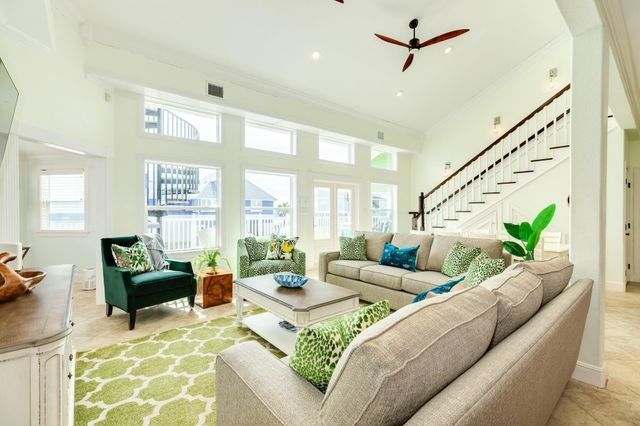18314 E De Vaca, Galveston, TX 77554