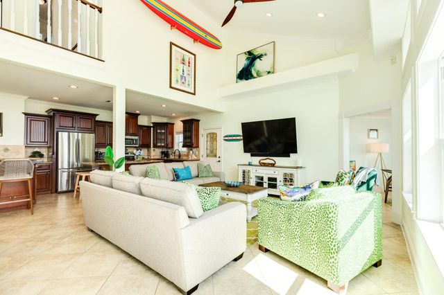 18314 E De Vaca, Galveston, TX 77554