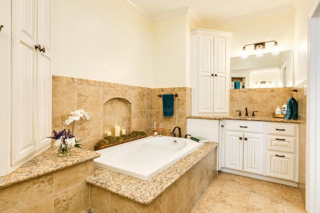 18314 E De Vaca, Galveston, TX 77554