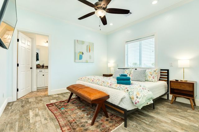 18314 E De Vaca, Galveston, TX 77554