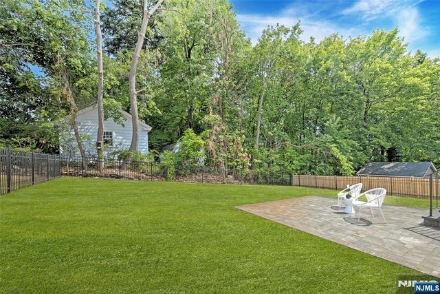 13 Collinwood Road, Maplewood, NJ 07040