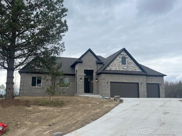 68651 Lake Angela Pointe Street, Richmond, MI 48062