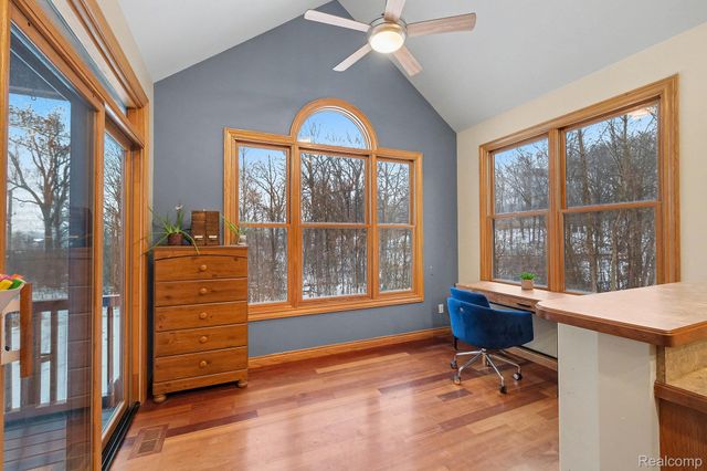 10151 Walnut Shores Drive, Fenton, MI 48430