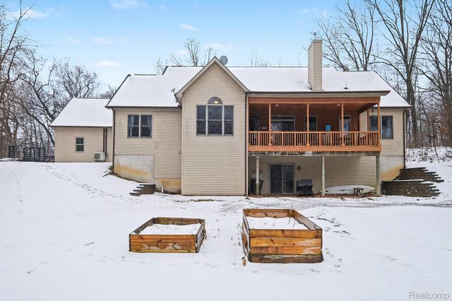 10151 Walnut Shores Drive, Fenton, MI 48430