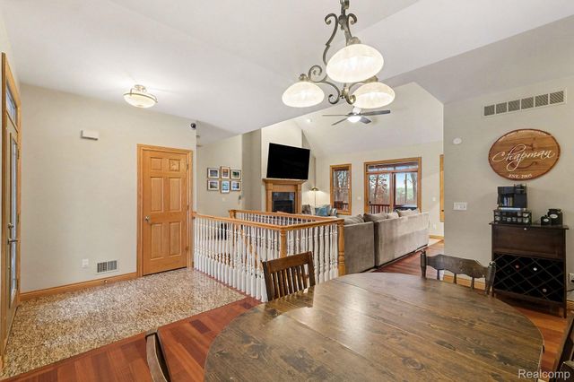 10151 Walnut Shores Drive, Fenton, MI 48430