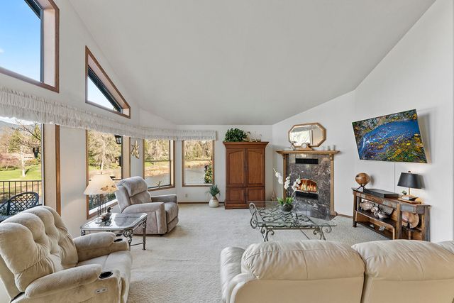 1352 E Park Street, Grants Pass, OR 97527