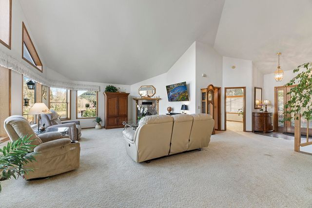 1352 E Park Street, Grants Pass, OR 97527