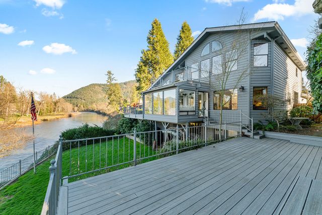 1352 E Park Street, Grants Pass, OR 97527