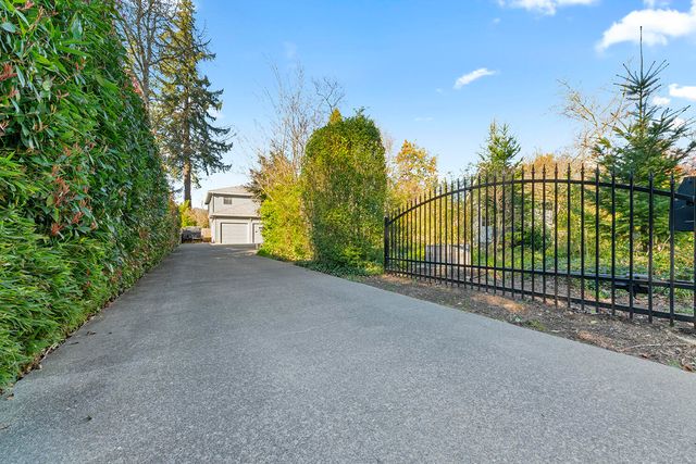 1352 E Park Street, Grants Pass, OR 97527