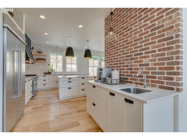 19512 Ne FARGHER LAKE Hwy, Amboy, WA 98601