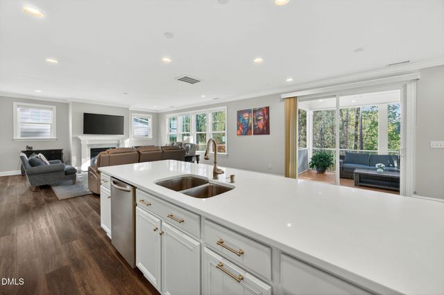 400 White Iris Loop, Cary, NC 27519