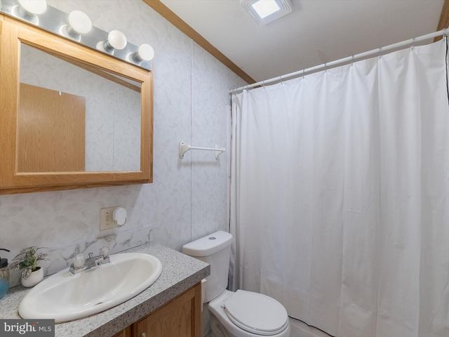 120 BRATTON DR, Norristown, PA 19403