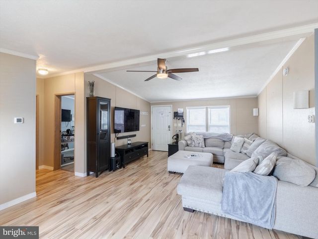 120 BRATTON DR, Norristown, PA 19403