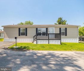 120 BRATTON DR, Norristown, PA 19403