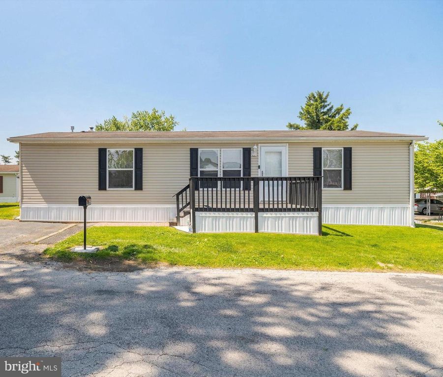 120 BRATTON DR, Norristown, PA 19403