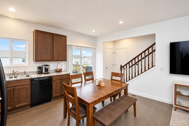 698 Kingly Terrace, South Lebanon, OH 45065