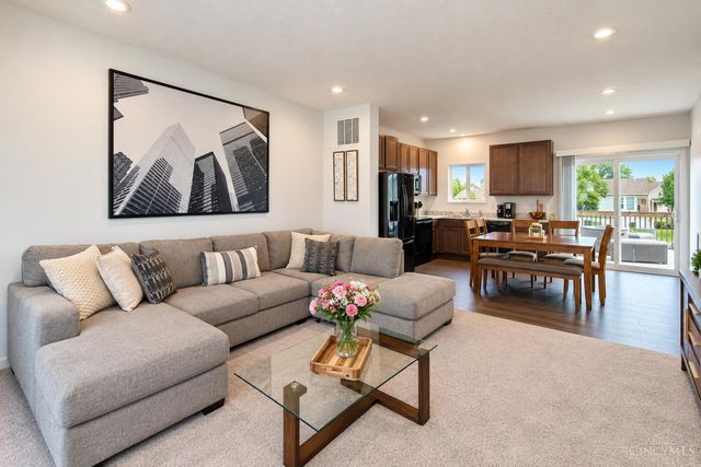 698 Kingly Terrace, South Lebanon, OH 45065