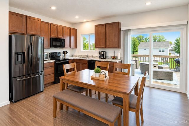 698 Kingly Terrace, South Lebanon, OH 45065