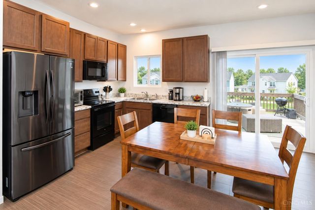 698 Kingly Terrace, South Lebanon, OH 45065