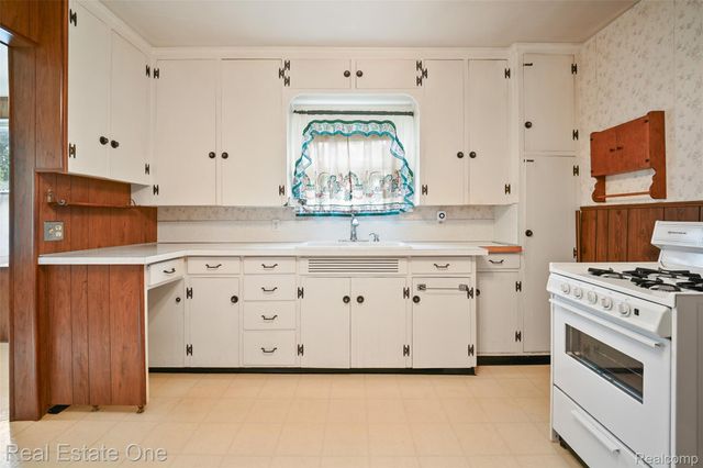 4233 McCandlish Road, Grand Blanc Charter Township, MI 48439