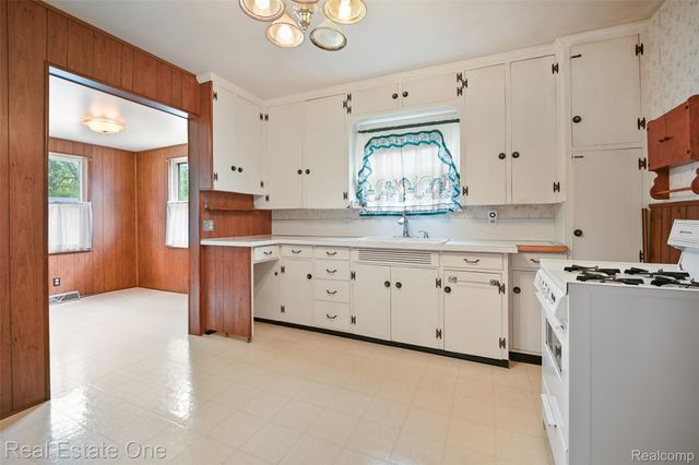 4233 McCandlish Road, Grand Blanc Charter Township, MI 48439