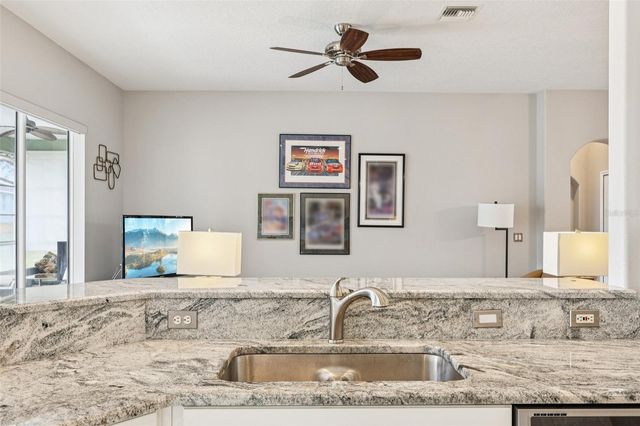 5279 INDIAN OCEAN LOOP, Tavares, FL 32778