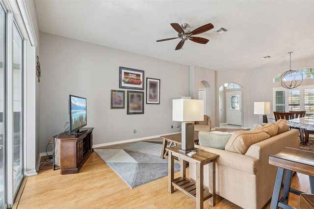 5279 INDIAN OCEAN LOOP, Tavares, FL 32778