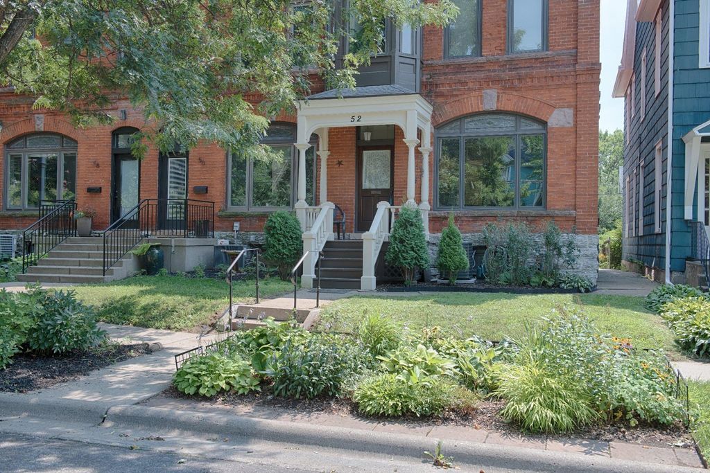52 Delos Street W, Saint Paul, MN 55107