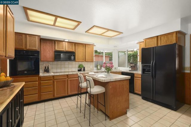 2609 Odonnell Dr, San Pablo, CA 94806
