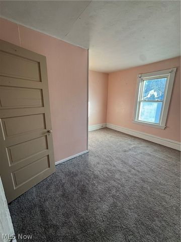 133 Parkway Street, Struthers, OH 44471