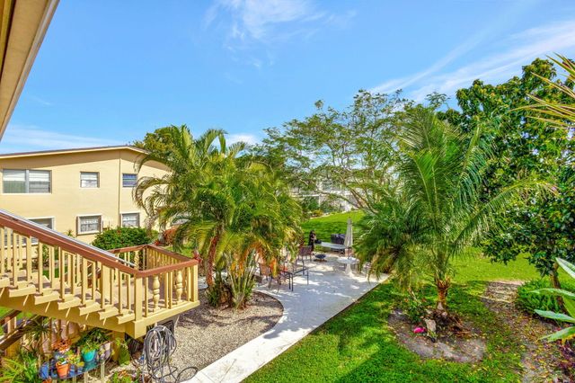 211 Sheffield I, West Palm Beach, FL 33417