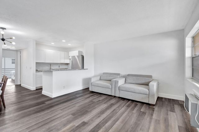 211 Sheffield I, West Palm Beach, FL 33417