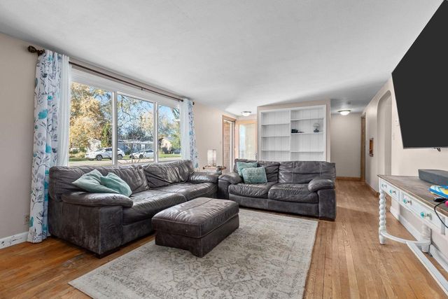 2530 BARBARA AVENUE, Appleton, WI 54915