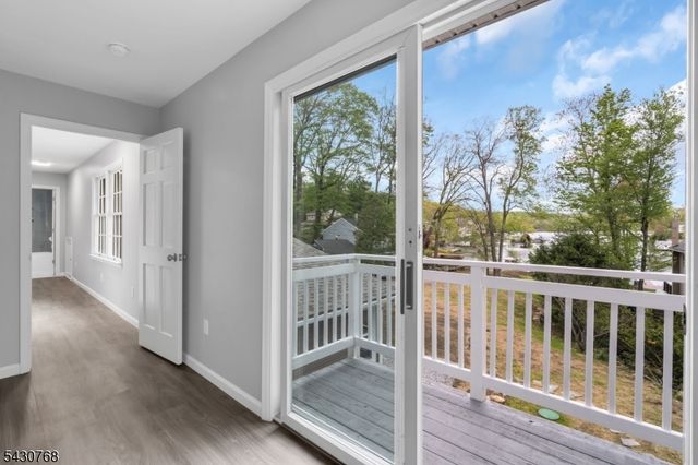 385 Maxim Dr, Hopatcong Boro, NJ 07843