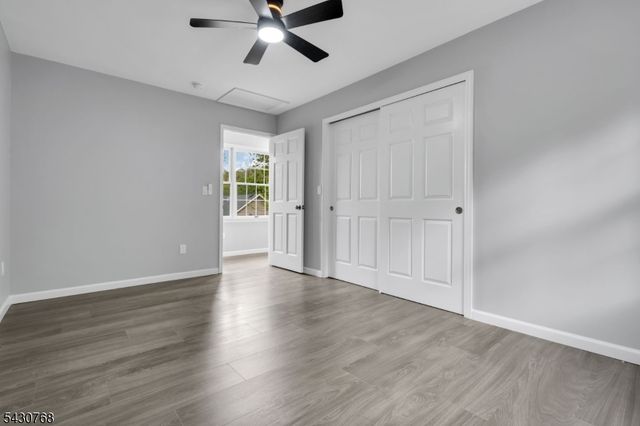 385 Maxim Dr, Hopatcong Boro, NJ 07843