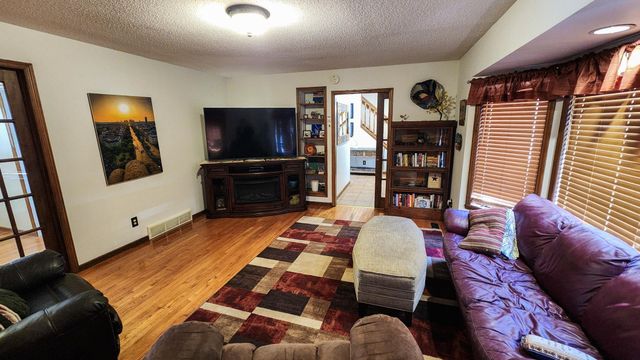 1937 19th Street S, Fargo, ND 58103